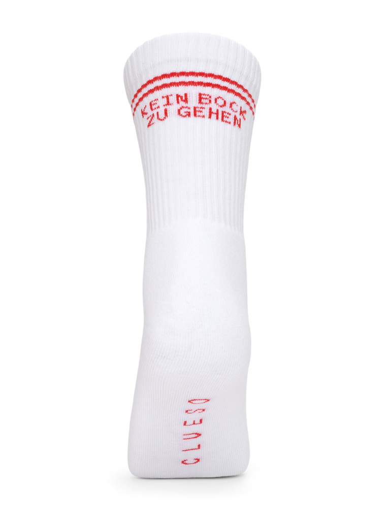 Frontalansicht der Socke mit gut lesbarem roten Schriftzug „KEIN BOCK ZU GEHEN“ sowie rotem Logo-Schriftzug „CLUESO“ auf der Fußsohle.


